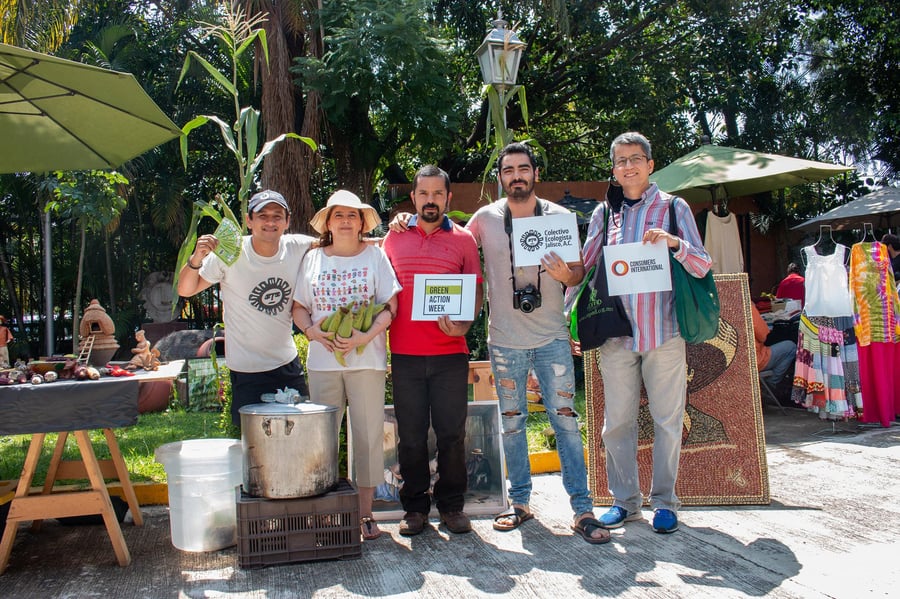 Grupo de productores y pastoreo de borregos